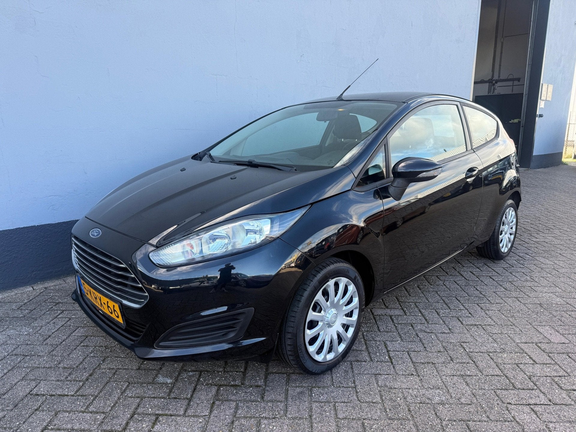 Ford Fiesta 1.0 Style - Airco - Volledig Onderhouden, Euro 5, Gebruikt, 31 €/maand, Origineel Nederlands