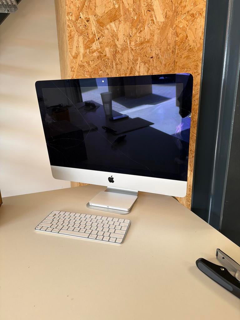 iMac 24 inch met barst, Computers en Software, Apple Desktops, Gebruikt, iMac, HDD, 2 tot 3 Ghz, 16 GB, Ophalen of Verzenden