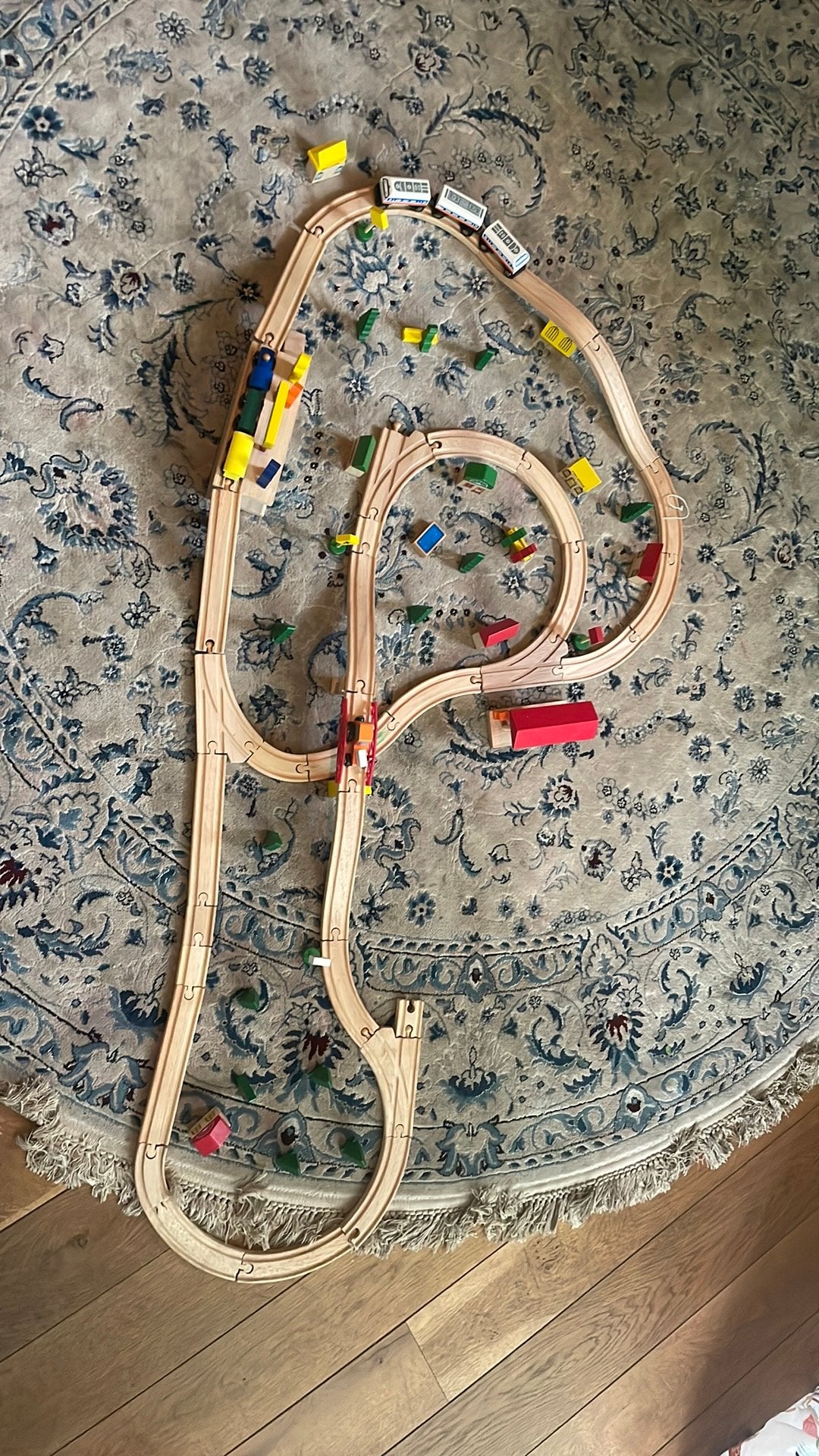 Houten treinbaan inclusief accessoires, Kinderen en Baby's, Speelgoed | Houten speelgoed, Ophalen of Verzenden, Gebruikt, Duw- of Trekspeelgoed