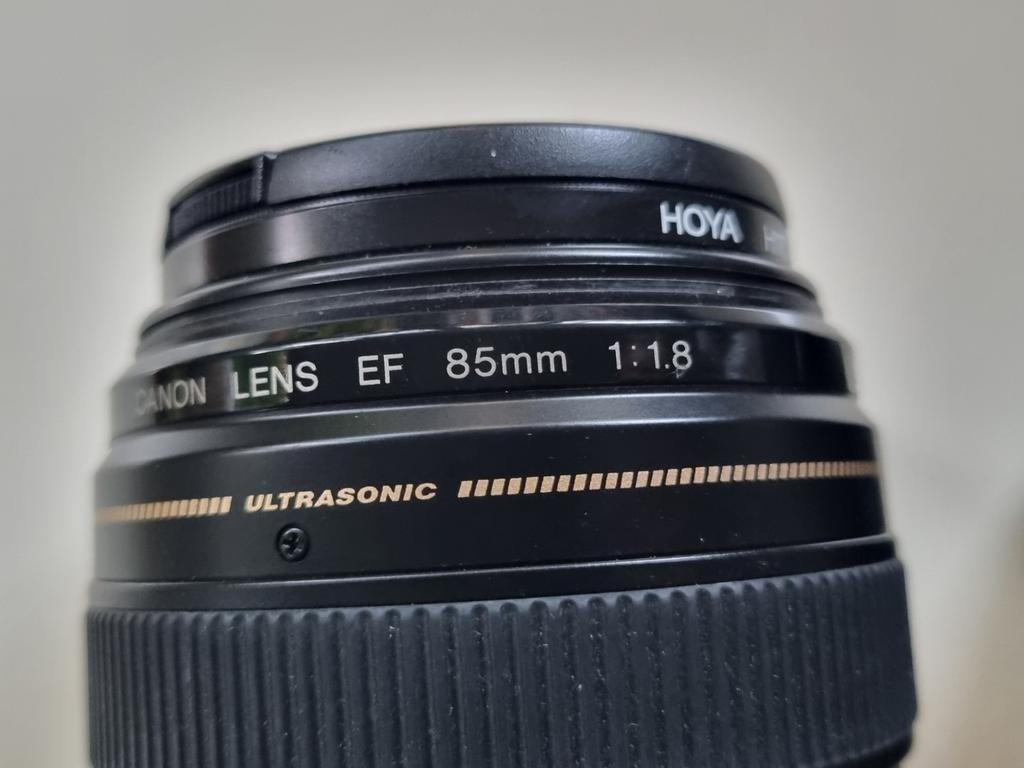 Canon EF 85mm f/1.8 USM lens met zonnekap en filter, Ophalen of Verzenden, Zo goed als nieuw, Standaardlens