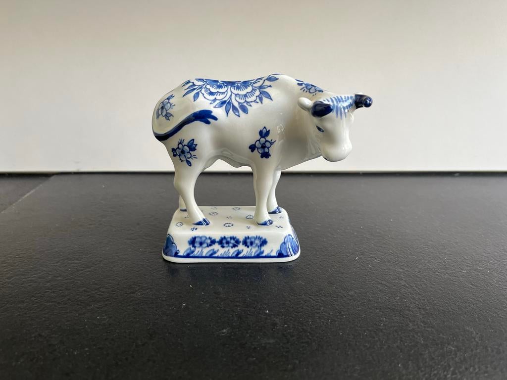Delfts Blauw Koe Beeldje - Handbeschilderd Porselein, Antiek en Kunst, Ophalen of Verzenden