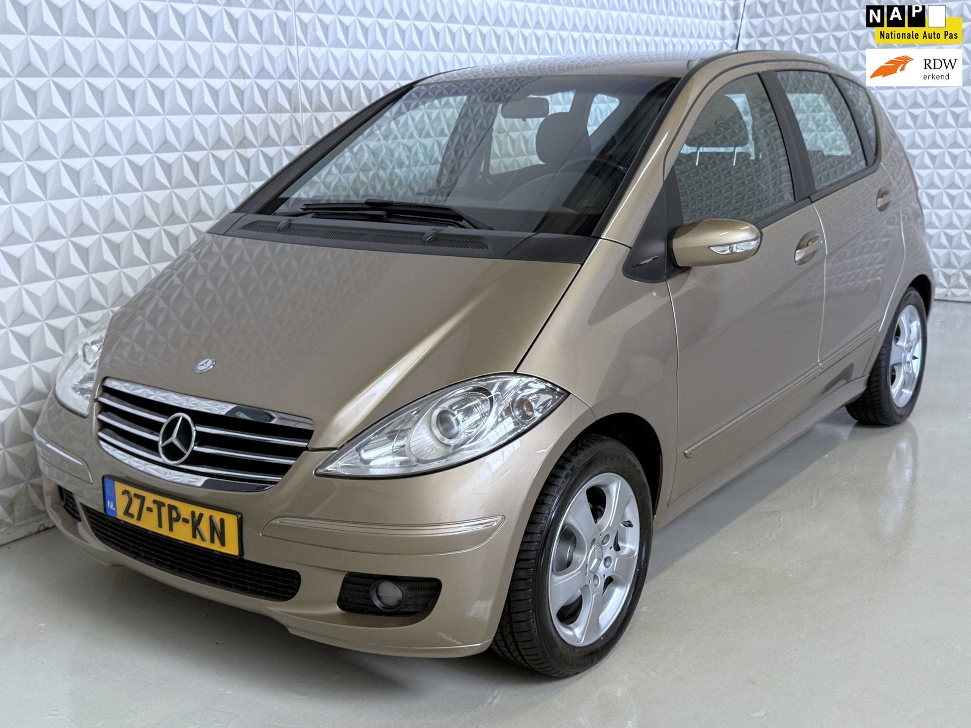 Mercedes-Benz A-klasse 150 AIRCO+TREKHAAK / 97.000km (2007), Auto's, Mercedes-Benz, Voorwielaandrijving, 15 km/l, Origineel Nederlands