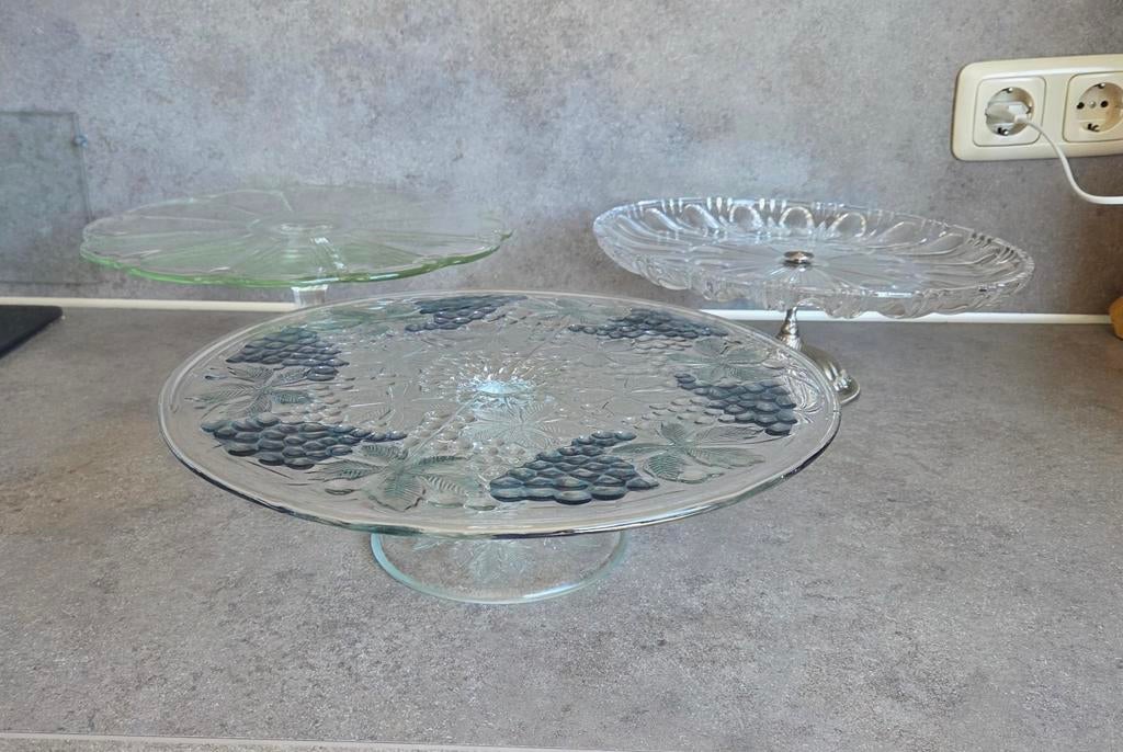 3 taart plateau's en 3 taart schalen, Huis en Inrichting, Woonaccessoires | Etagères, Gebruikt, Ophalen