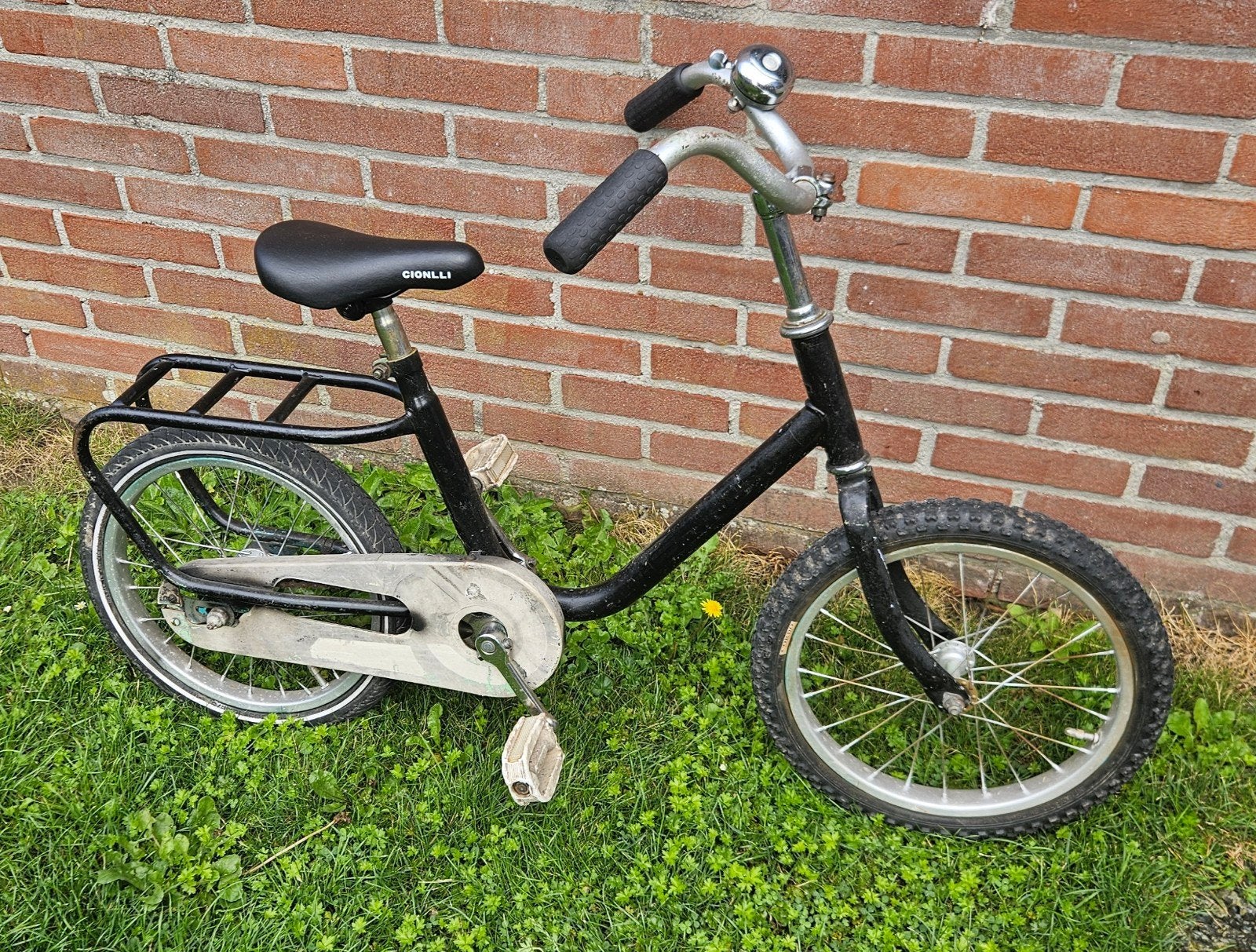 Zwart kinderfiets voor kinderen van 4 tot 6 jaar oud., Fietsen en Brommers, Fietsen | Kinderfietsjes, Ophalen, Gebruikt, Terugtraprem