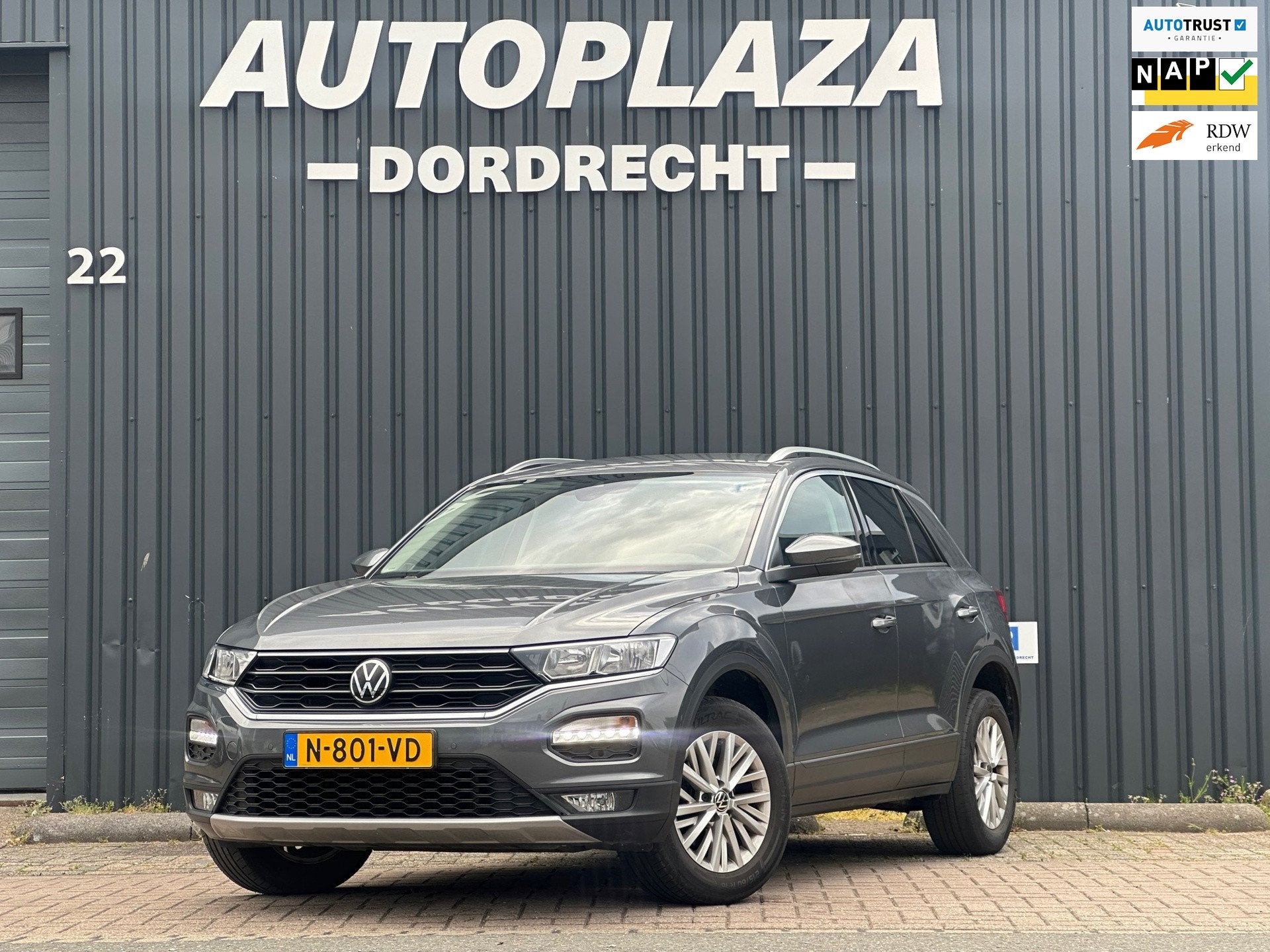 Volkswagen T-Roc 1.5 TSI Style DSG|ACC|PDC|CARPLAY|NAVI|, Auto's, Dealer onderhouden, Stof, Euro 6, 4 cilinders