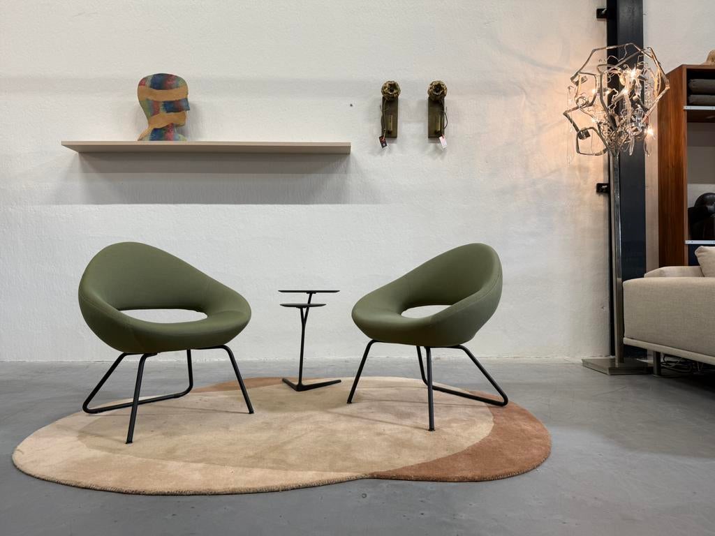 2 Nieuw Artifort Shark Lounge Fauteuils groen stof stoel, Nieuw, 75 tot 100 cm, Ophalen of Verzenden, Stof