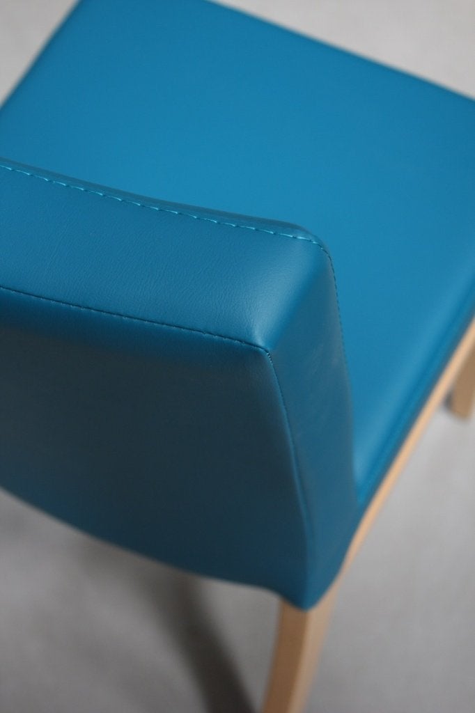 6 leuke eetkamerstoelen keukenstoelen hout kunstleer blauw, Ophalen, Blauw, Hout, Zo goed als nieuw