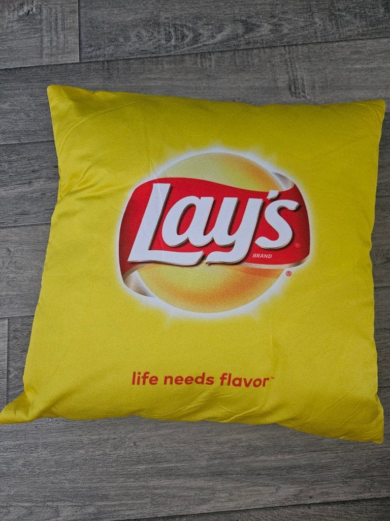 Lay's Kussen Geel Reclame Lays Chips, Verzenden, Zo goed als nieuw, Geel, Vierkant