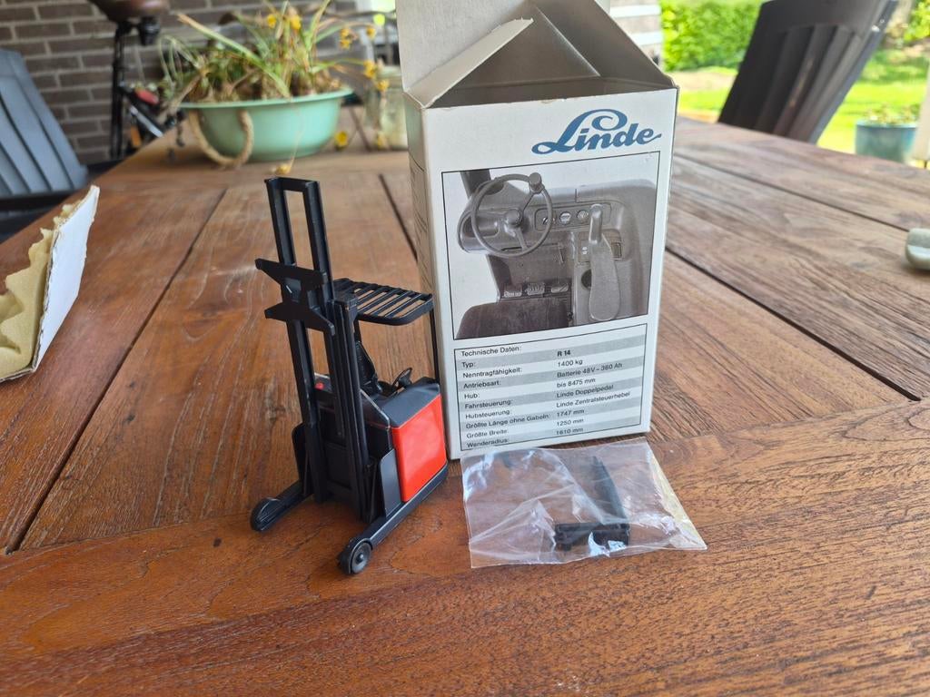 Linde zijstapler en handpallettruck schaal 1:25, Ophalen of Verzenden, Gebruikt, Overige typen