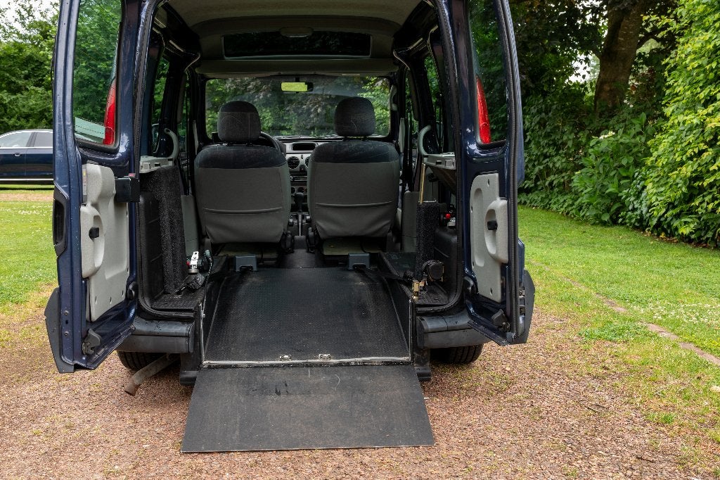 Renault Kangoo 1.6 Rolstoelauto Automaat Airco Knielsysteem, Auto's, Automaat, Achterwielaandrijving, Overige kleuren, Kangoo
