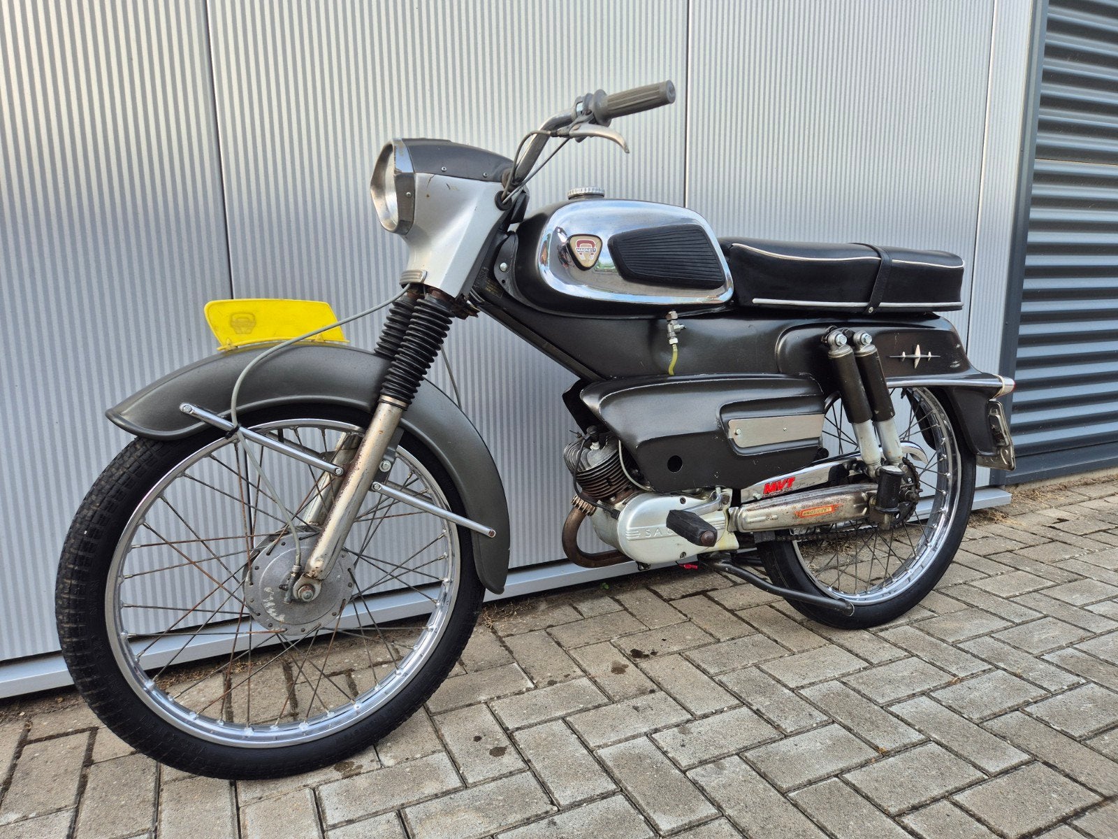 Magneet Commodore oldtimer brommer incl geel kenteken, Fietsen en Brommers, Brommers | Oldtimers, Ophalen, Overige merken