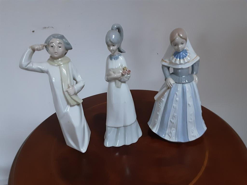 .porseleinen beeldjes, Ophalen