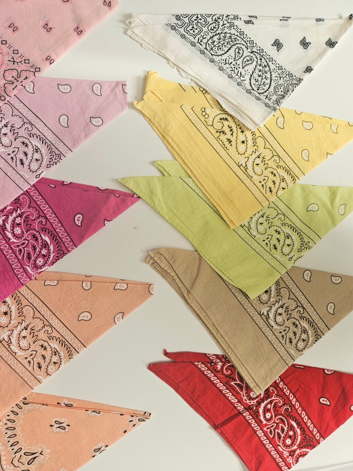 10 Sjaaltjes Paisley, Bandana, Boerenzakdoek, Cowgirl, Kleding | Dames, Mutsen, Sjaals en Handschoenen, Ophalen of Verzenden, Zo goed als nieuw