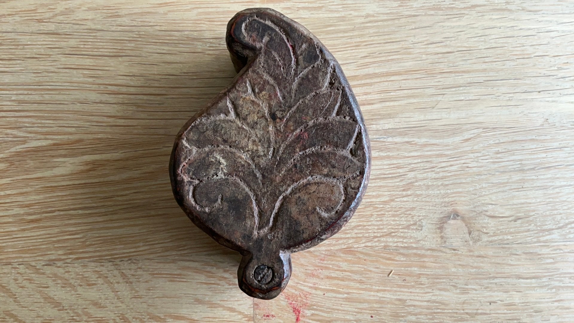 Handgesneden houten tikka-of kruidendoosje. Wsl India, Ophalen of Verzenden