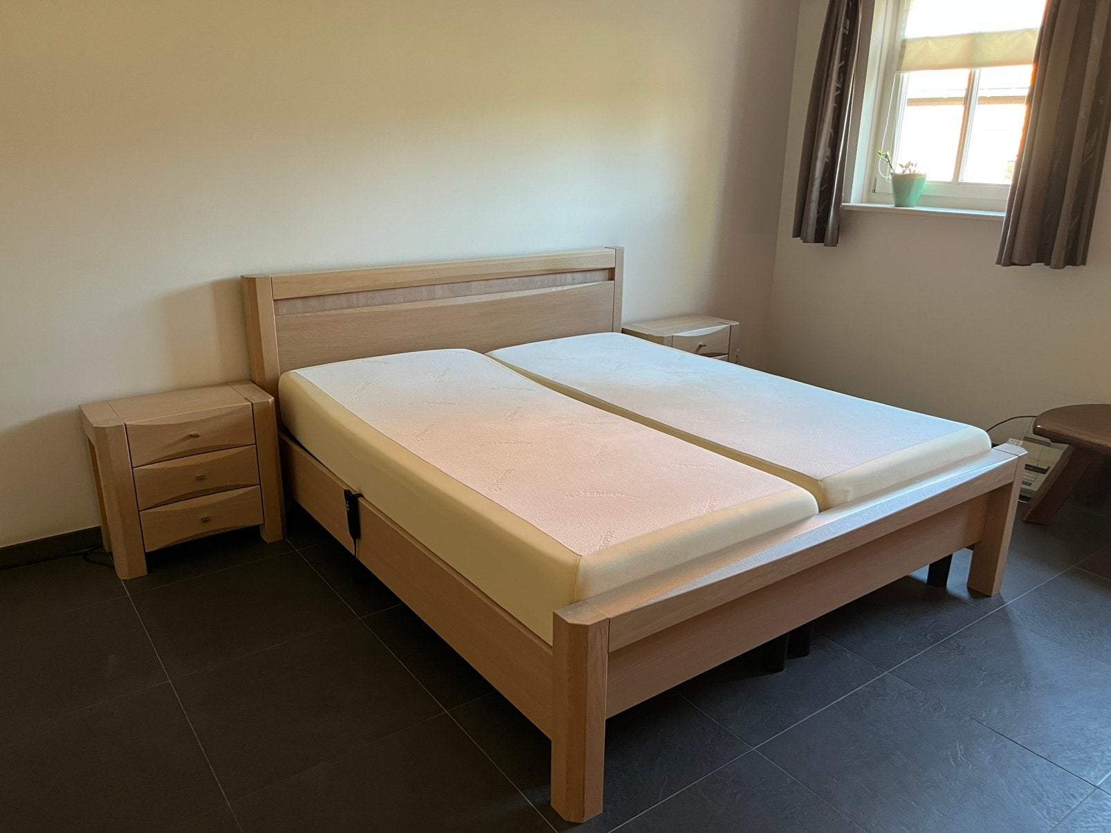 Slaapkamer meubilair met grote kledingkast, licht eiken, Ophalen, Zo goed als nieuw, Tweepersoons, Licht eiken