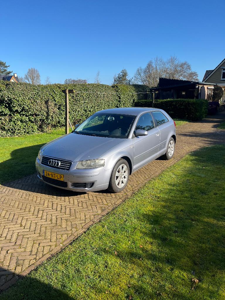 Audi A3 1.6 75KW 3D 2004 Grijs, Voorwielaandrijving, Stof, 4 cilinders, 1200 kg