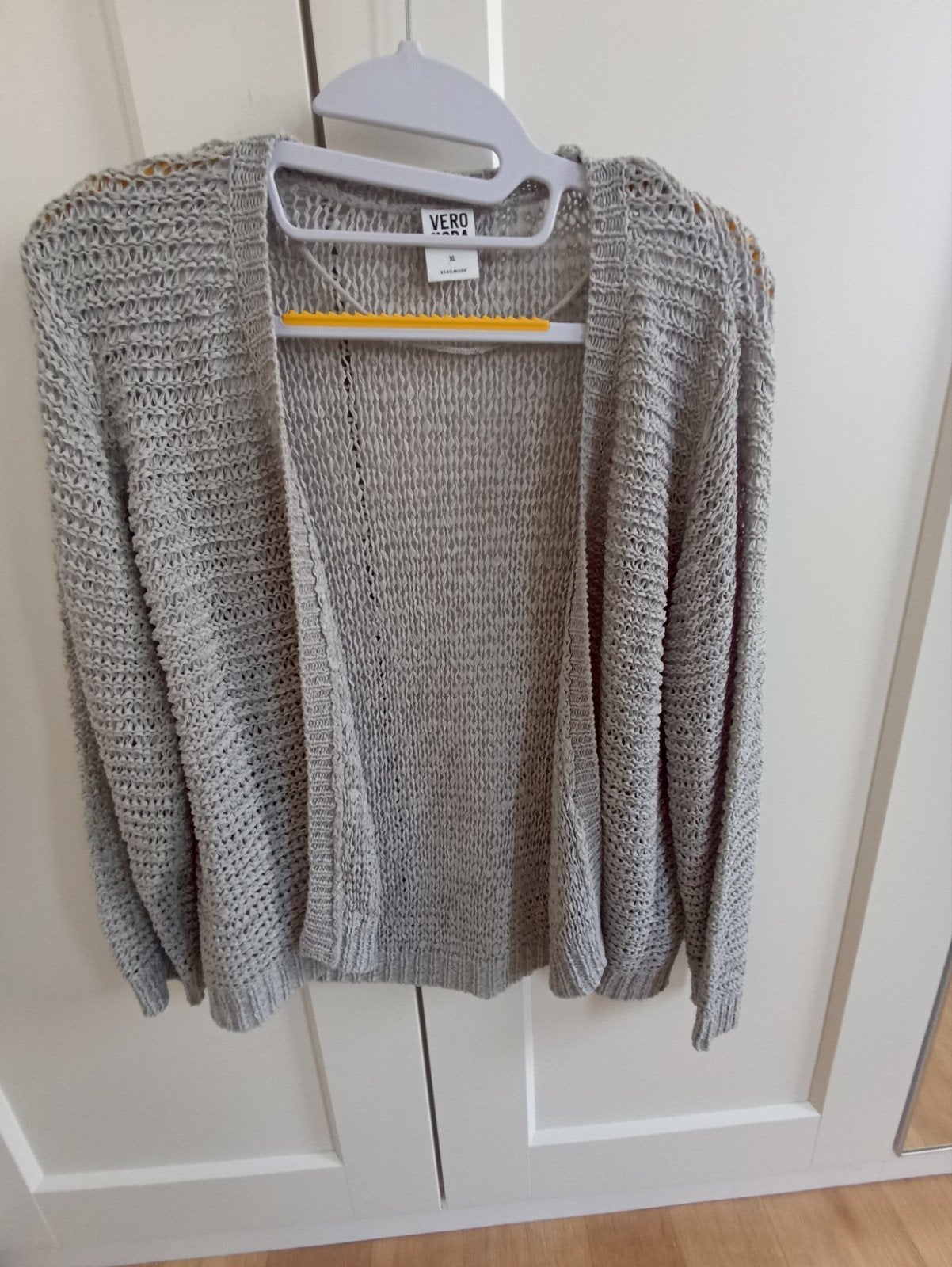 licht grijs vestje, Ophalen of Verzenden, Zo goed als nieuw, Maat 38/40 (M), Grijs