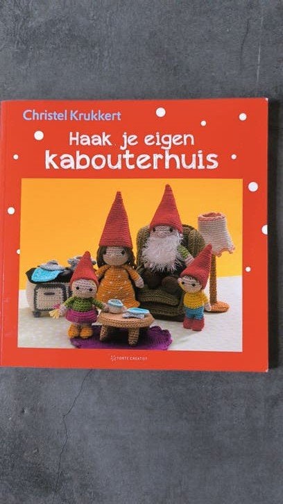 Haak je eigen kabouterhuis - Christel Krukkert, Ophalen of Verzenden, Zo goed als nieuw, Breien en Haken, Christel Krukkert