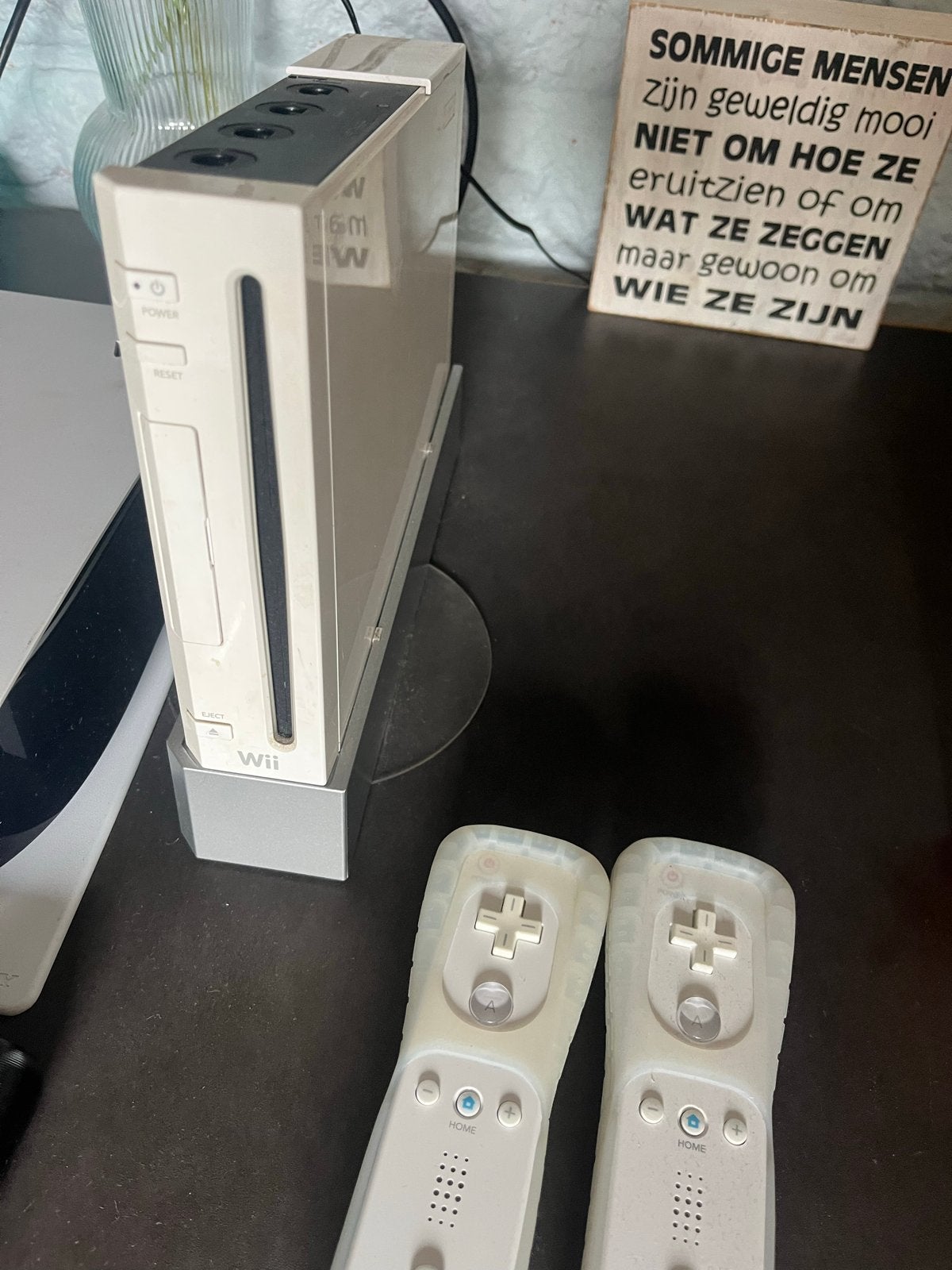 Wii console met games 2 nunchucks en 2 pistooltjes, Ophalen, Gebruikt, Met 2 controllers, Met games