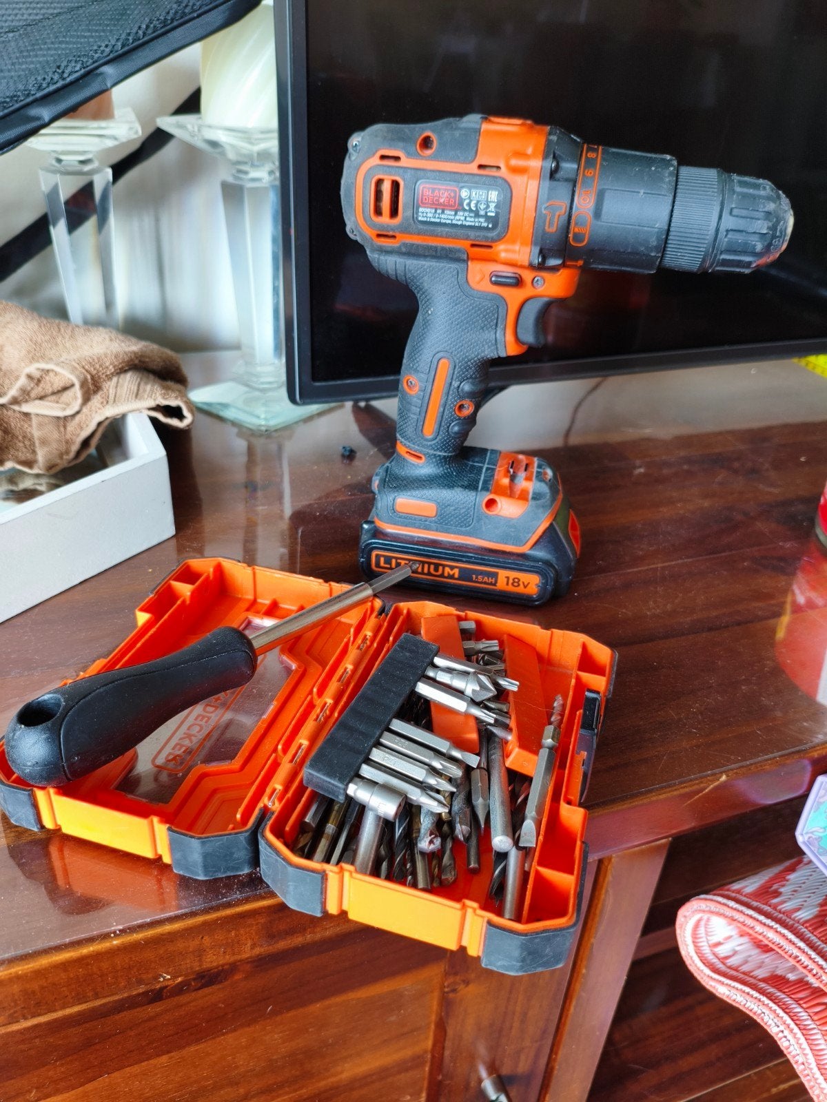 Black+Decker Boor-/Schroefmachine, accessoires, kist, Ophalen, Gebruikt, Variabele snelheid, Boor- en Schroefmachine