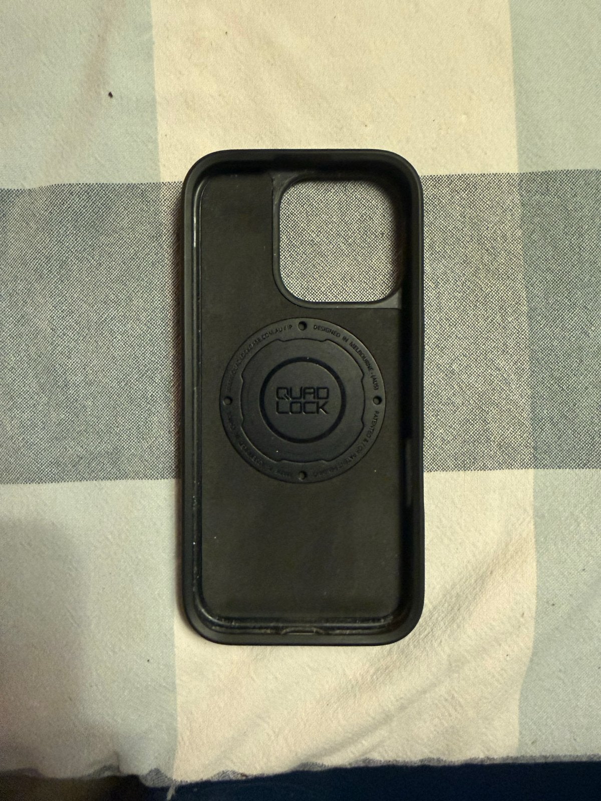 Foto 2 van Quad Lock telefoonhoesje voor iPhone 16 Pro