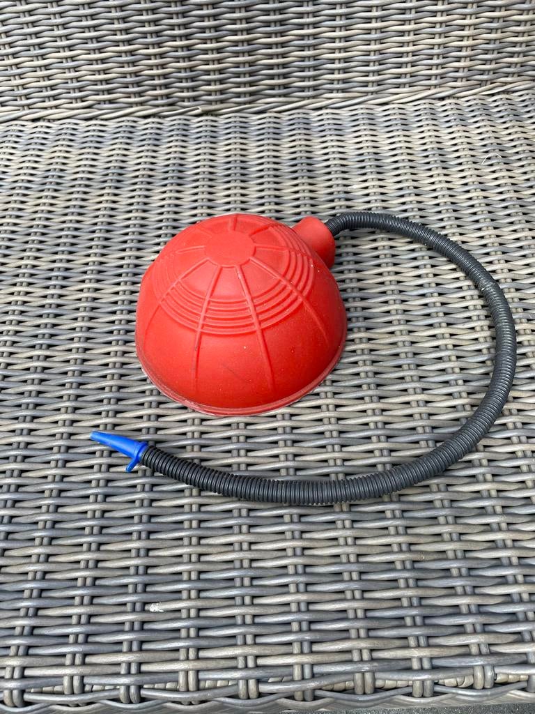 Rode Handpomp voor Ballen en Opblaasartikelen, Ophalen of Verzenden, Zo goed als nieuw
