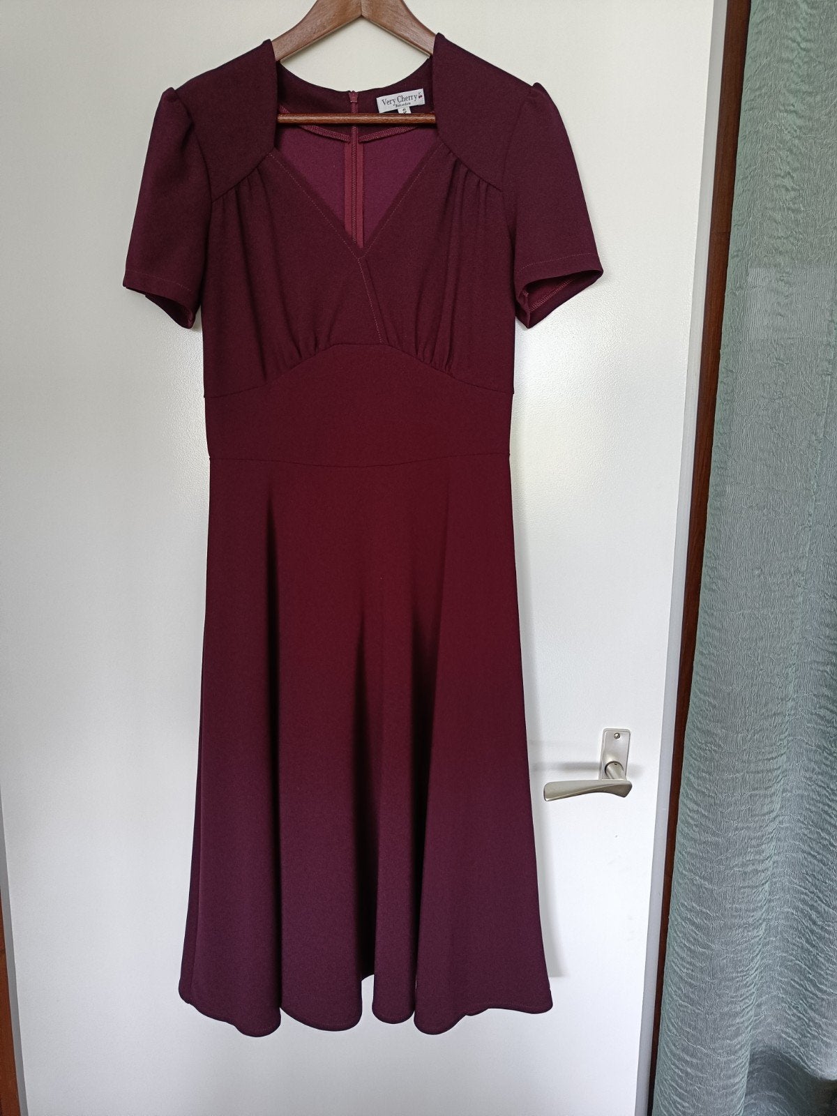 Prachtige jurk van Very Cherry in S, Overige typen, Overige kleuren, Verzenden, Zo goed als nieuw
