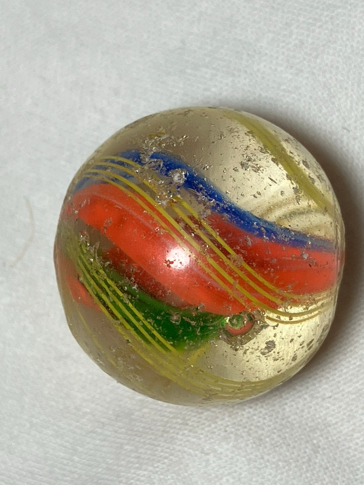 Core Swirl knikker met dichte rode/groene/blauwe kern, Ophalen of Verzenden, Gebruikt