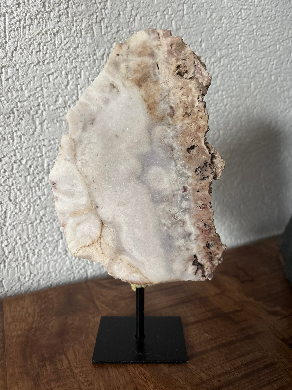 Prachtige Roze Chalcedoon op Standaard, Ophalen of Verzenden, Mineraal