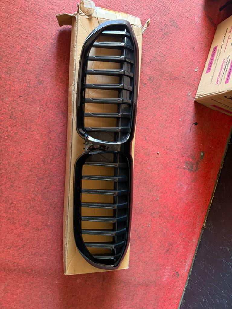 BMW g20 zwarte oem grill orgineel, Gebruikt, Voor, Ophalen of Verzenden, Bumper