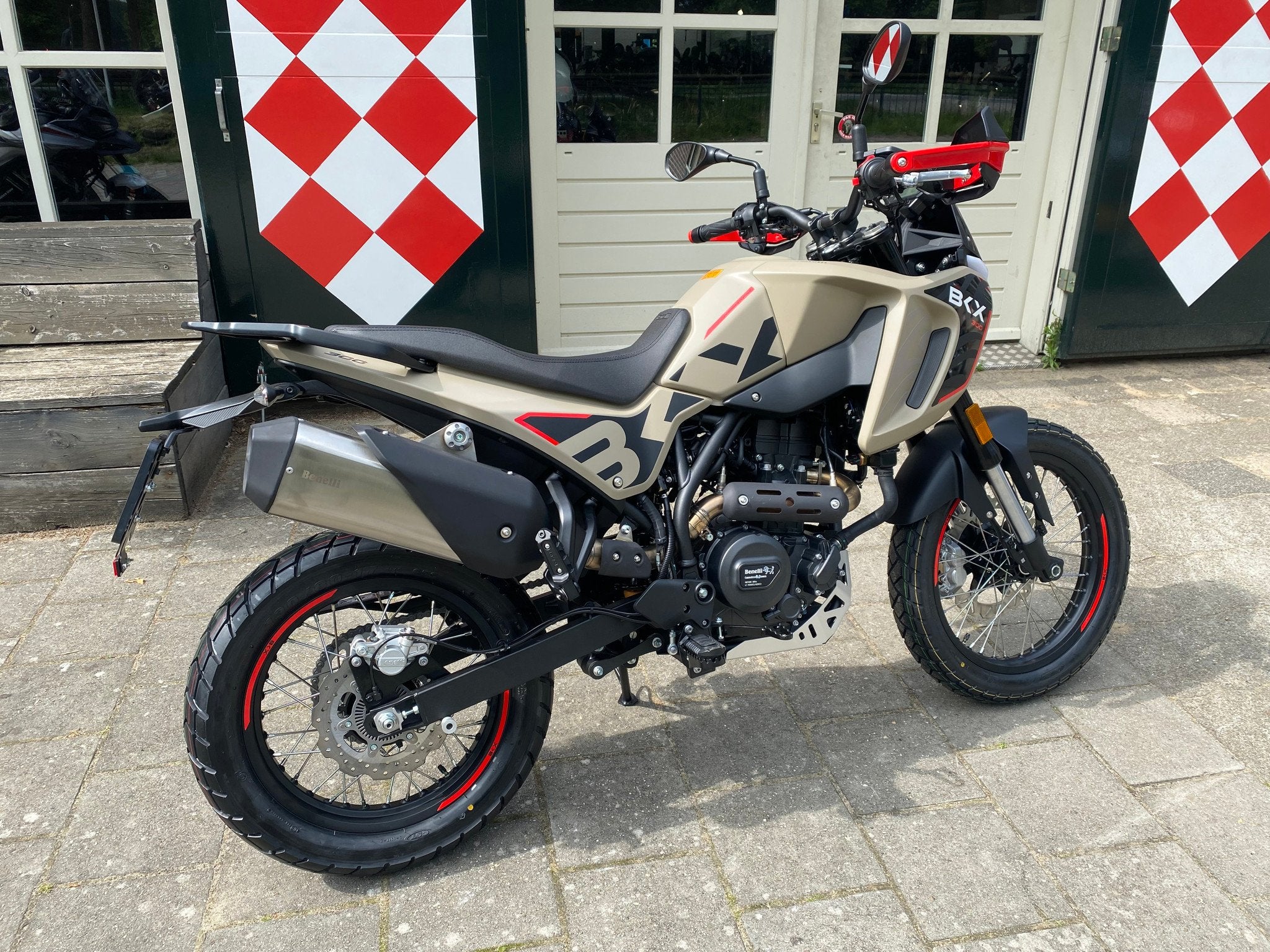 Benelli BKX 300 TRAIL ABS A2 (bj 2026), 300 cc, Strada Fornace Vecchia 30
61122  Pesaro, IT, Bedrijf, Support@benelli.com