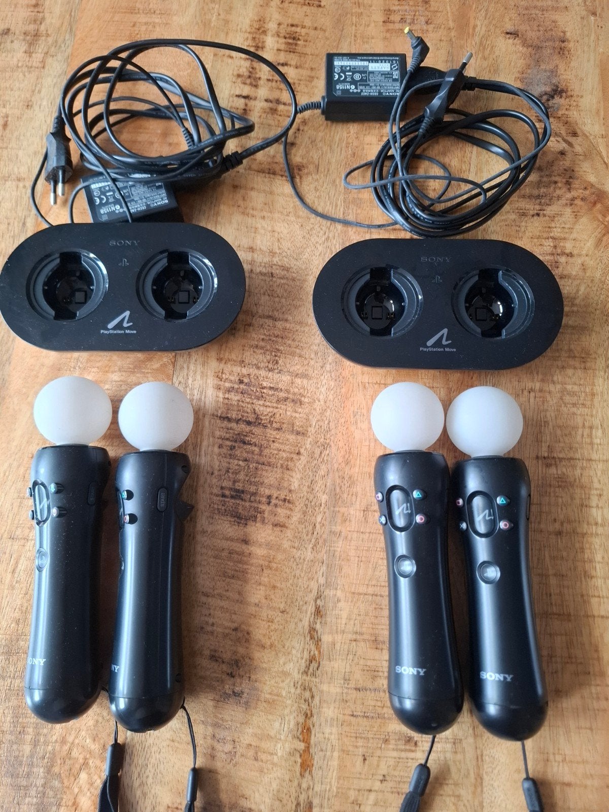 PlayStation Move controllers met oplaadstations (4 stuks), Spelcomputers en Games, Ophalen, Gebruikt, PlayStation 3, Controller