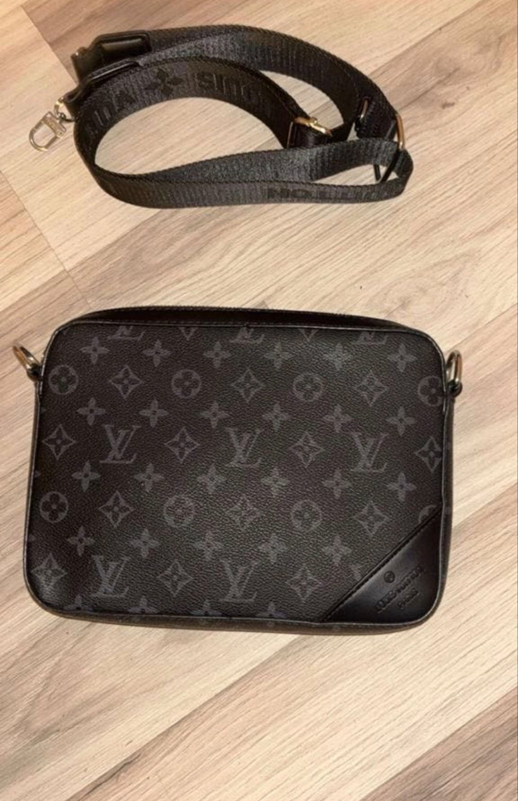 Louis Vuitton Outdoor Messenger Tas Zwart Monogram, Ophalen of Verzenden, Zo goed als nieuw, Zwart, Schoudertasje