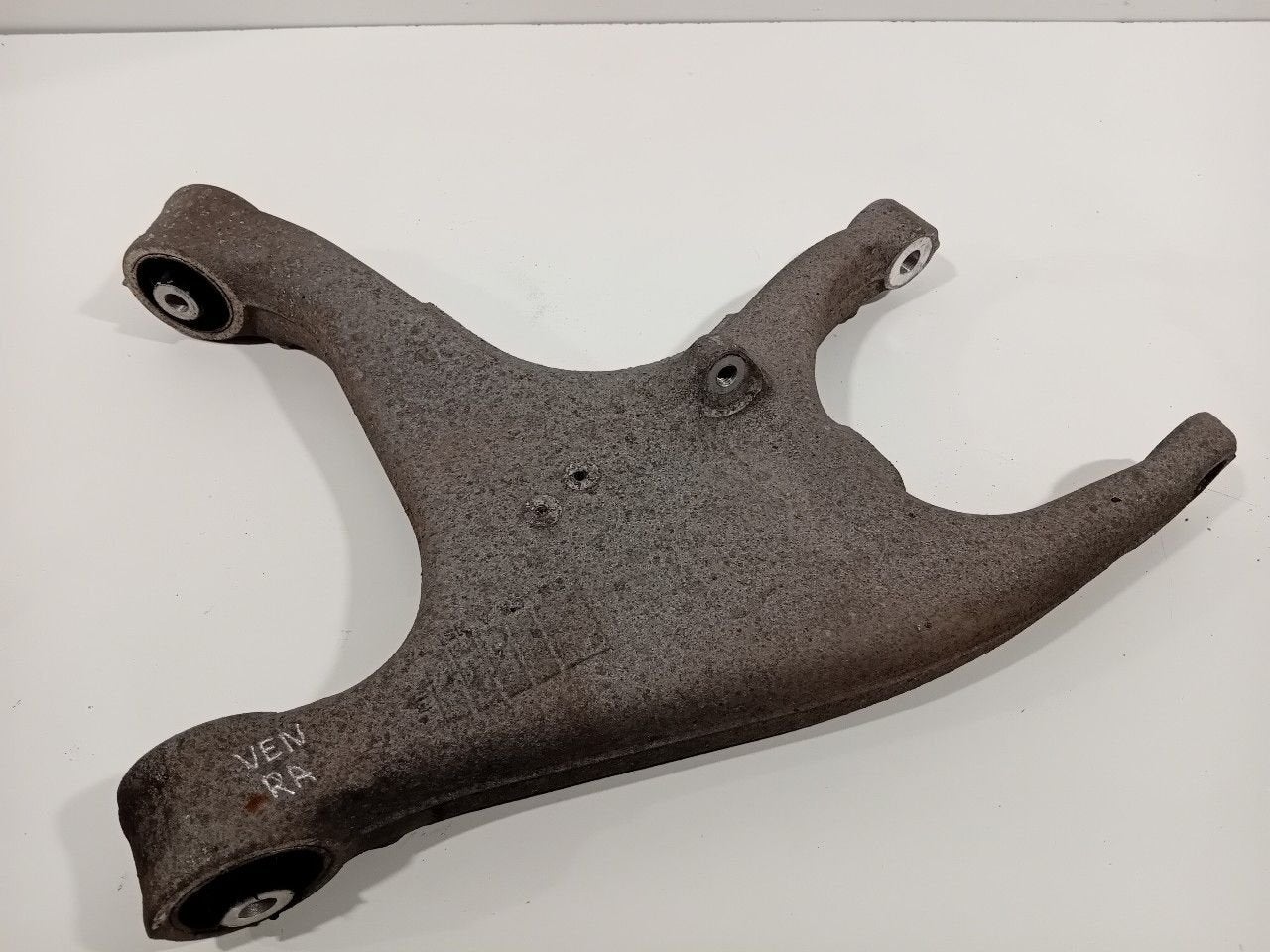 Draagarm rechts achter Audi A5, Onderdelen@venauto.nl, Van der Ven Autorecycling B.V., Gebruikt, Ettenseweg 76, 4706 PB Roosendaal, The Netherlands