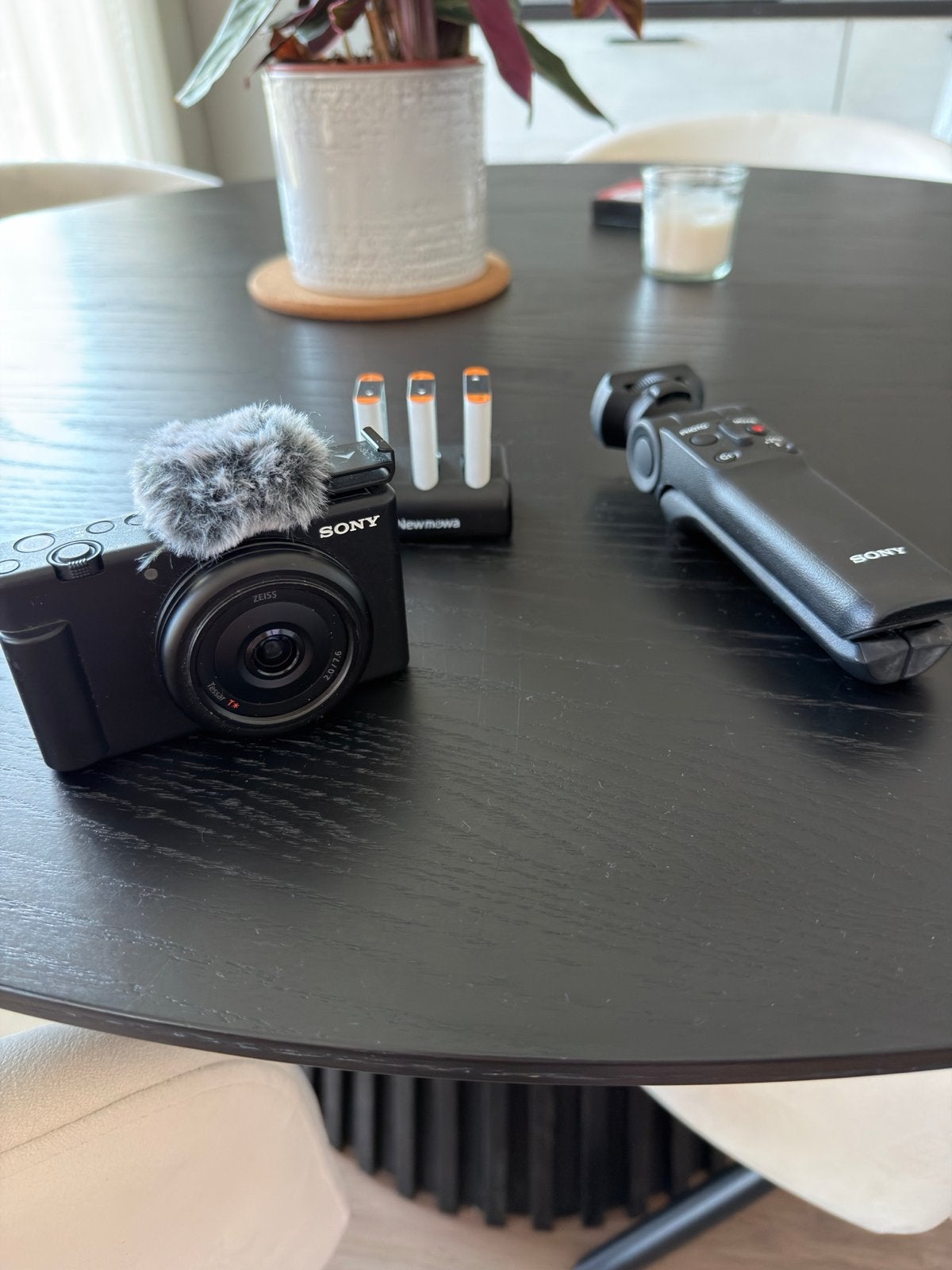 Sony ZV-1F Vlog Camera met Grip en Extra Batterijen, Ophalen, Overige soorten, Minder dan 8x, Zo goed als nieuw