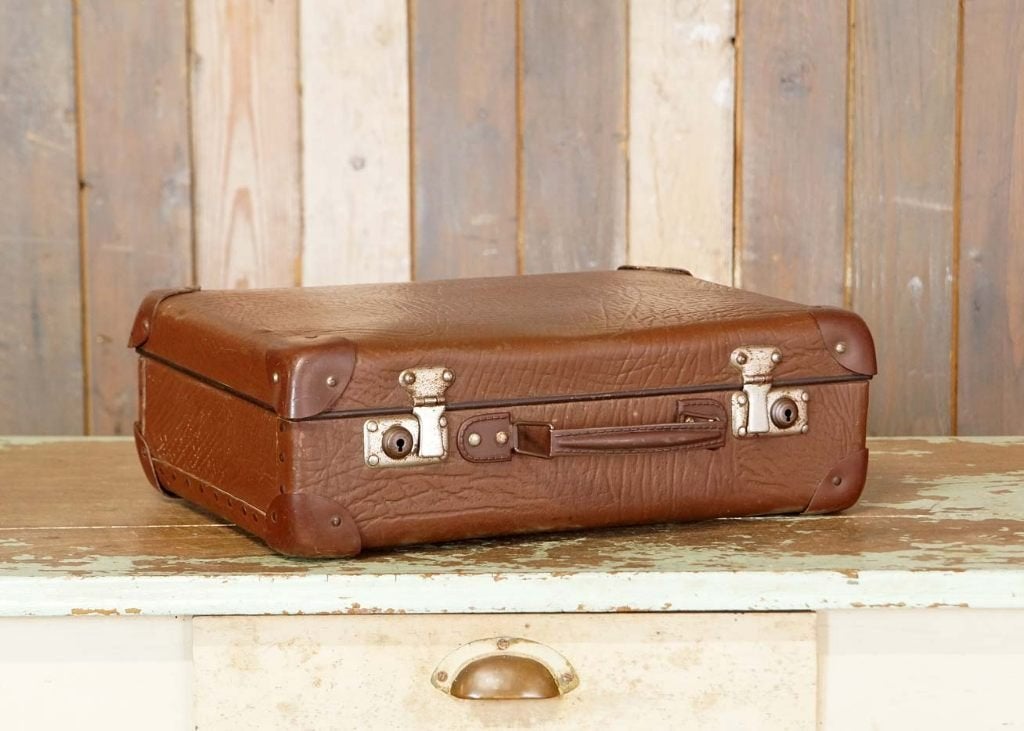 Klein brocante middenbruin koffertje met metalen handvat, Ophalen of Verzenden