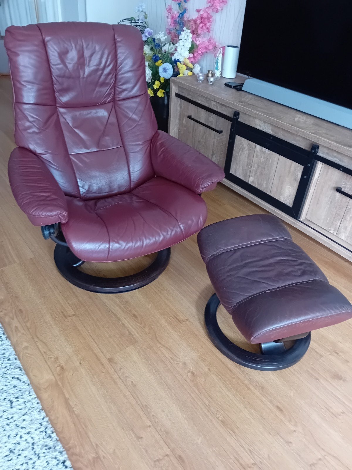 Mooie STRESSLESS  stoel met voeten bankje kleur donkerrood, Ophalen, Eén