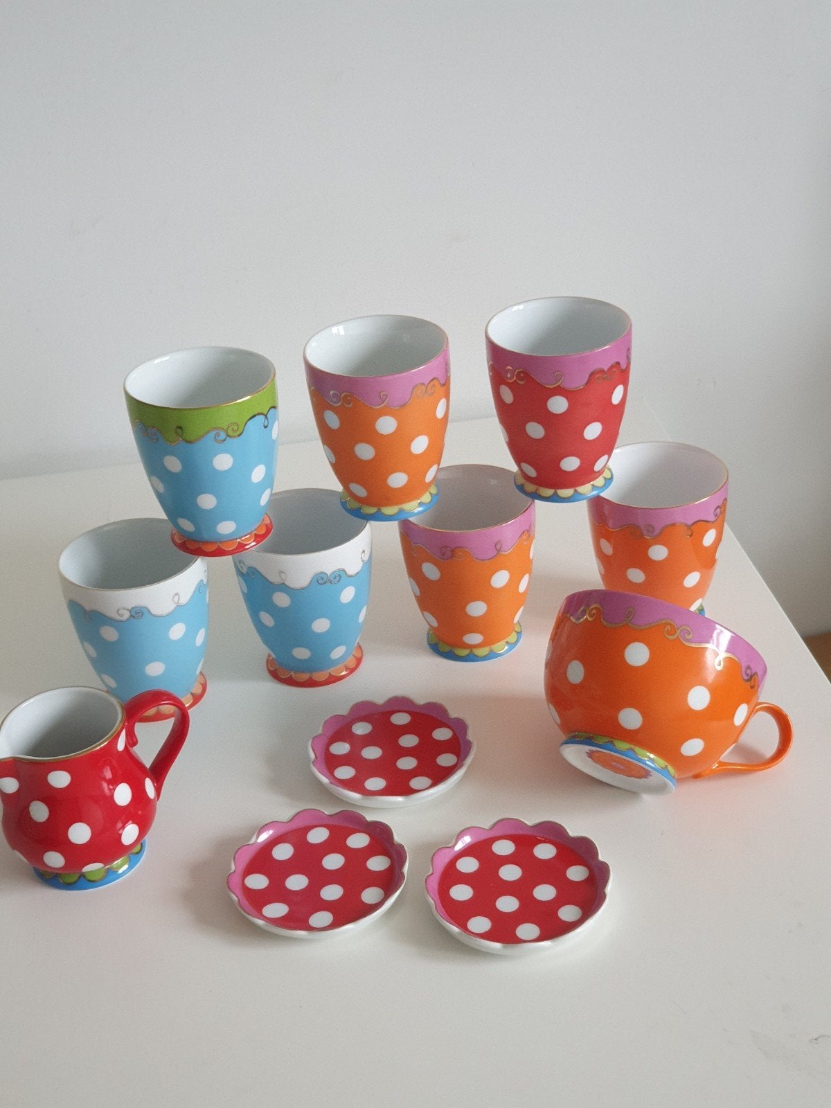 Oilily set, 7 mokken, kop, melkkan, 3 borden.  12 stuks, Verzamelen, Ophalen of Verzenden, Overige typen