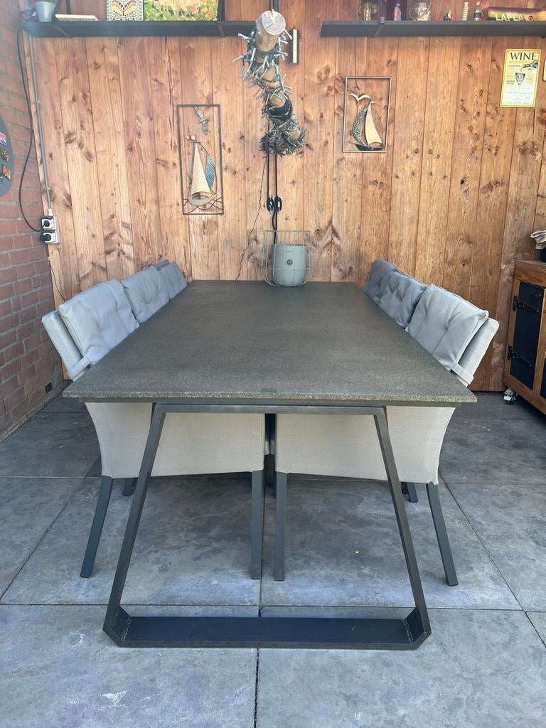 Robuuste tuintafel met stalen onderstel, Ophalen, Gebruikt, Rechthoekig, Metaal
