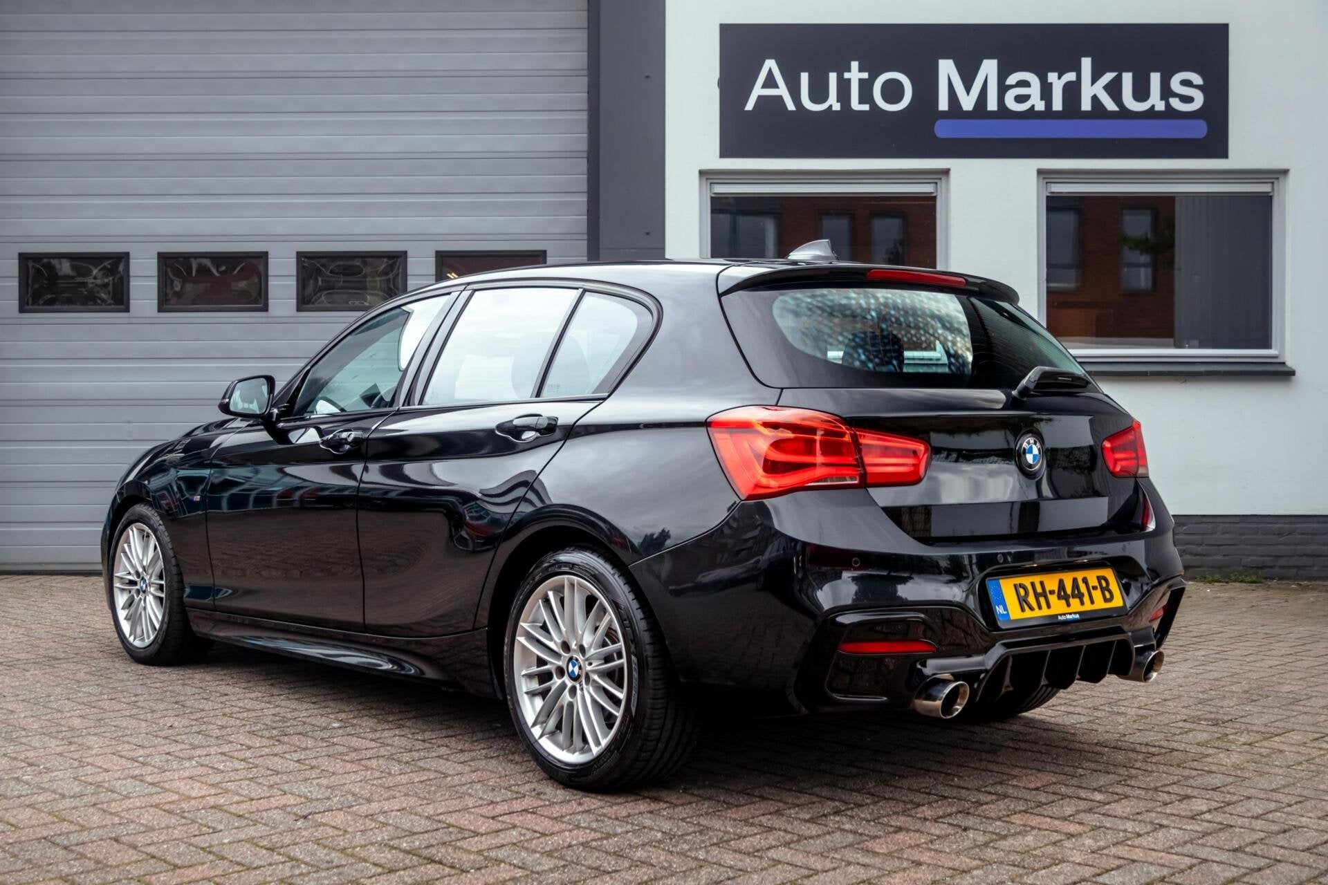 Foto 2 van BMW 1-serie 118i High Executive 3X M-Sport|Led|Shadow Line|N