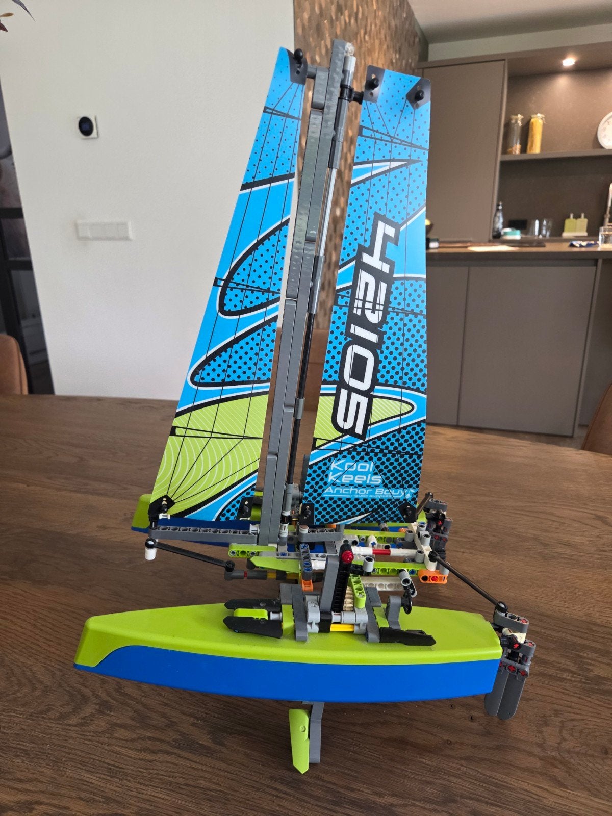 LEGO Technic Zeilboot 42105 - Zo goed als nieuw, Ophalen, Zo goed als nieuw, Overige merken