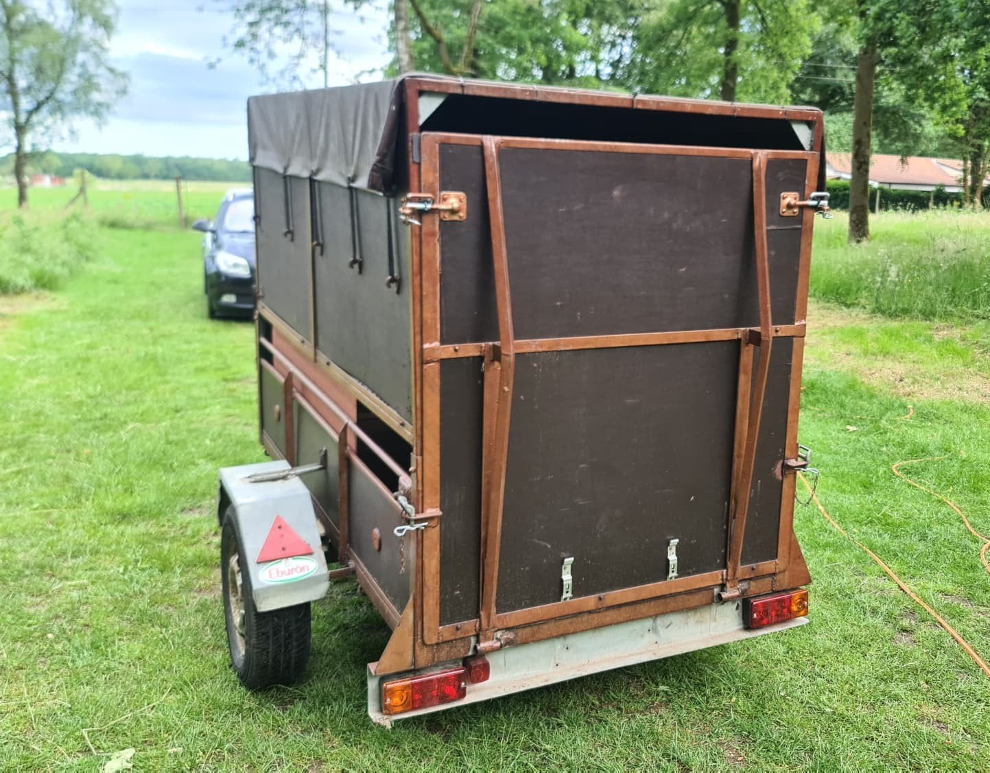 Kleine veewagen / trailer / kleinvee wagen.