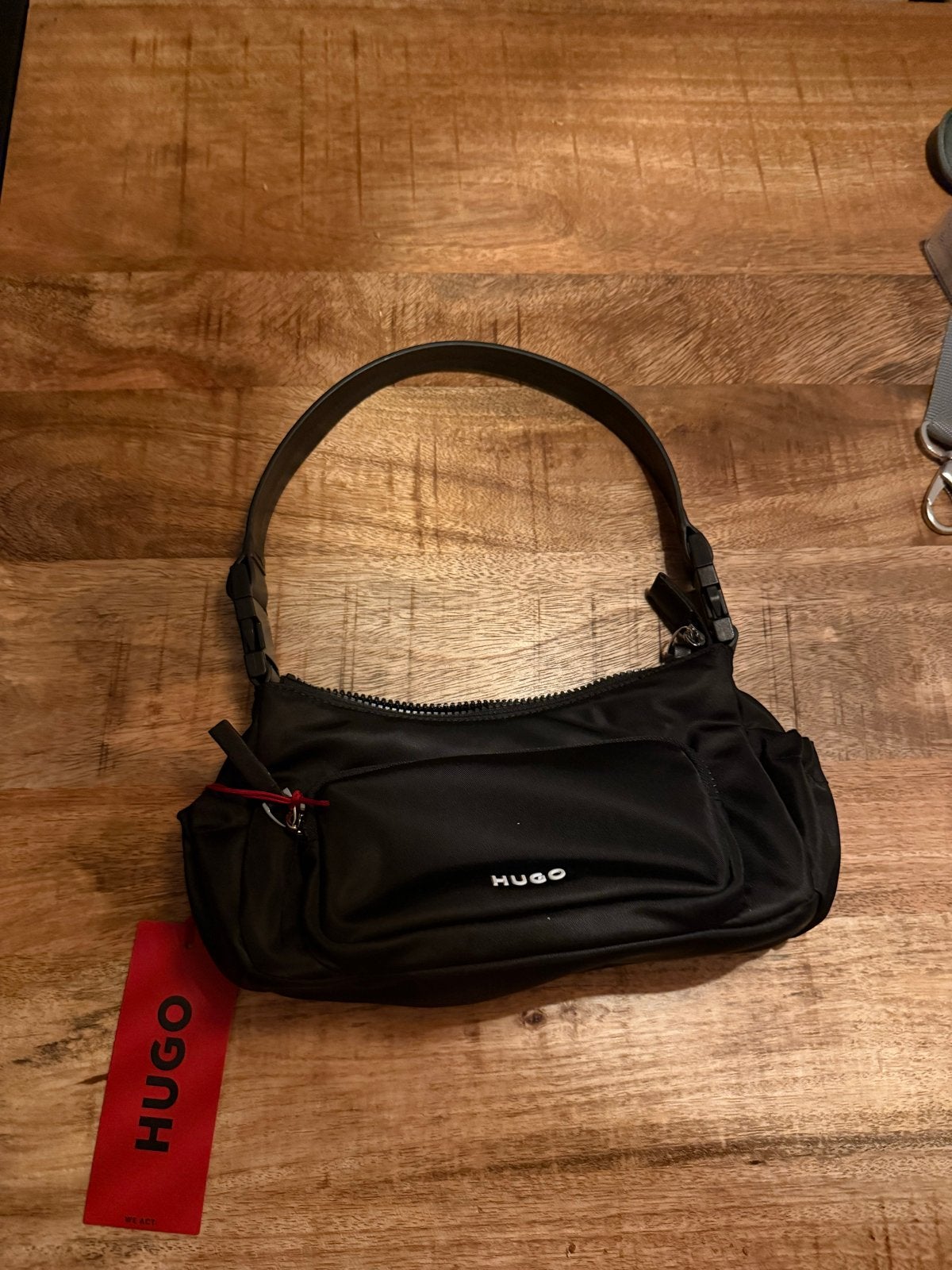 Hugo Boss Schoudertas - Nieuw met prijskaartje, Sieraden, Tassen en Uiterlijk, Ophalen of Verzenden, Nieuw, Zwart, Schoudertasje