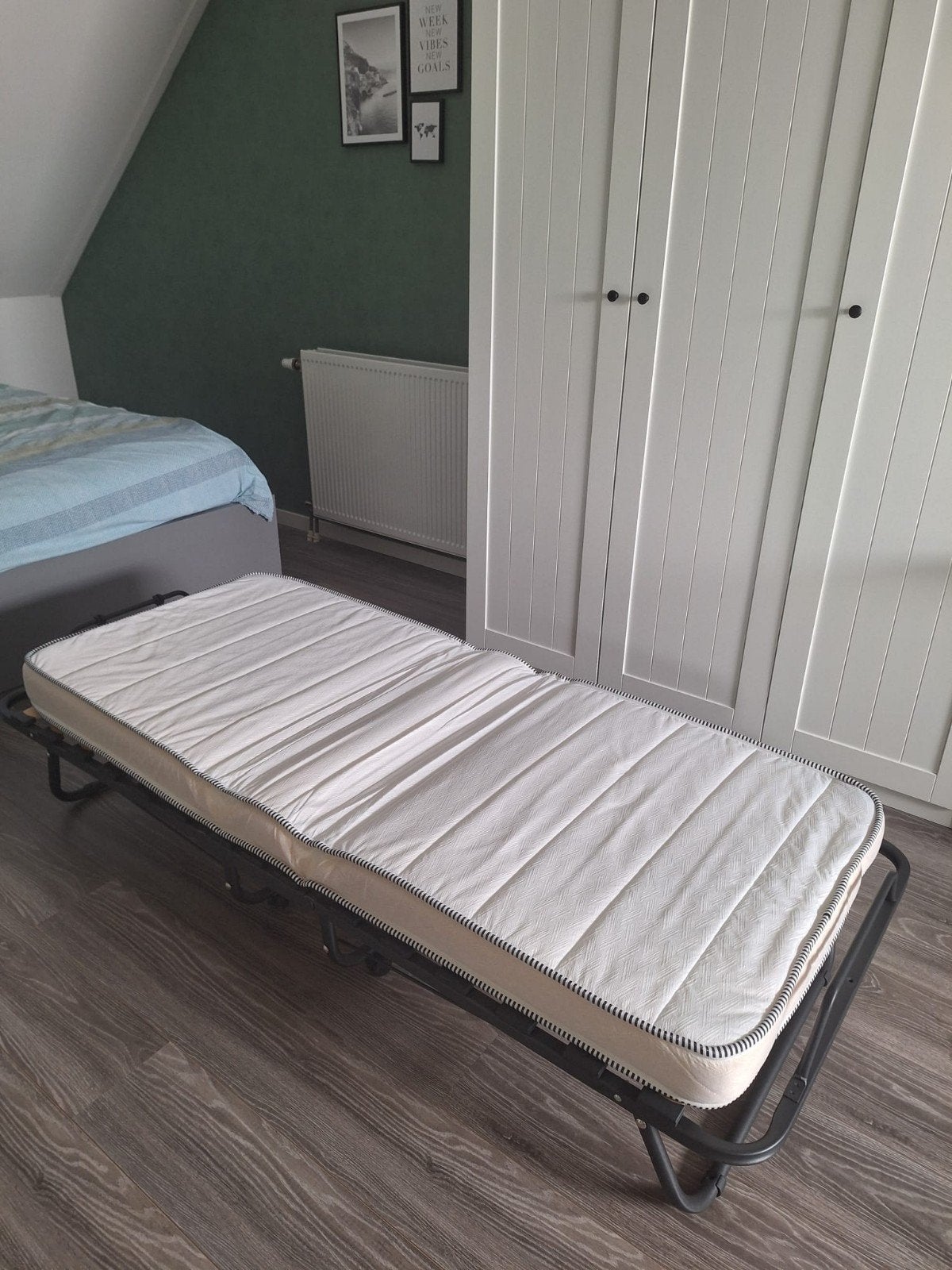 opklapbaar logeerbed 1 persoons inclusief matras, Huis en Inrichting, Ophalen, Eenpersoons, 190 cm of minder, Zo goed als nieuw