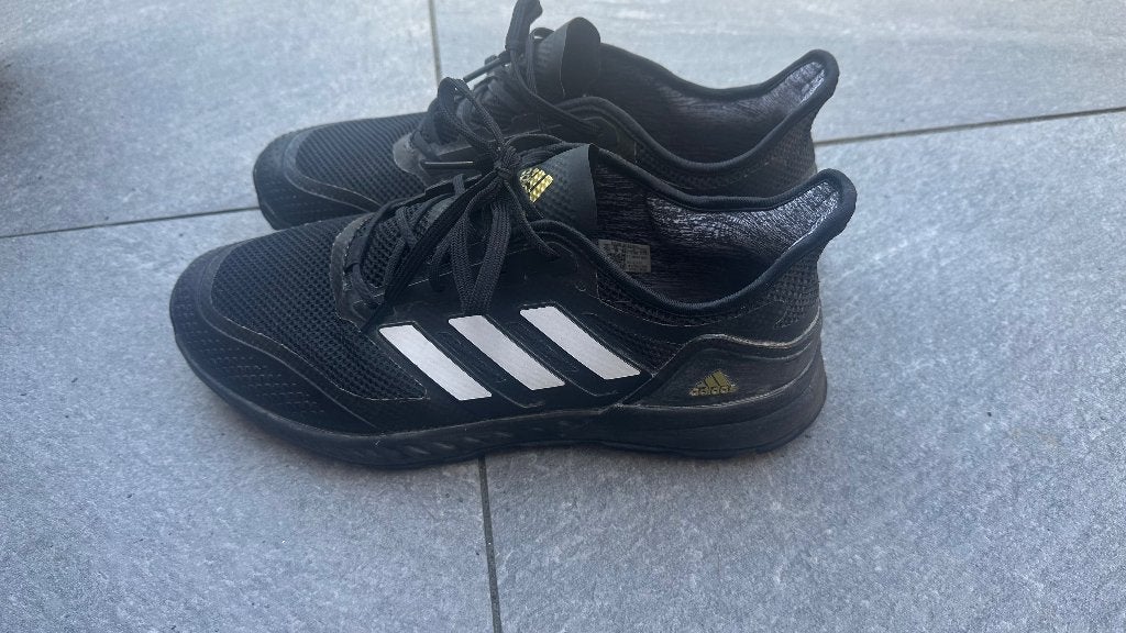 Adidas hockeyschoenen maat 44 2/3, Sport en Fitness, Ophalen of Verzenden, Zo goed als nieuw, Schoenen