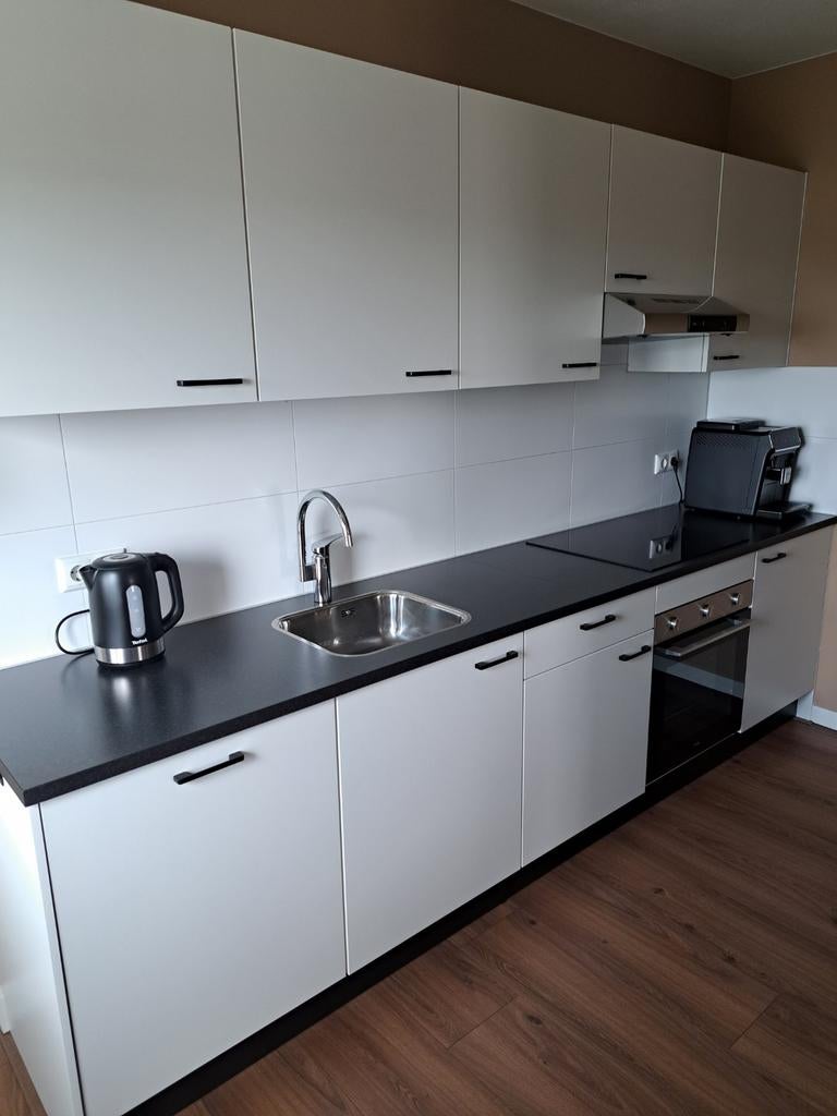 Moderne Bribus keuken met Etna en AEG apparatuur, Ophalen of Verzenden