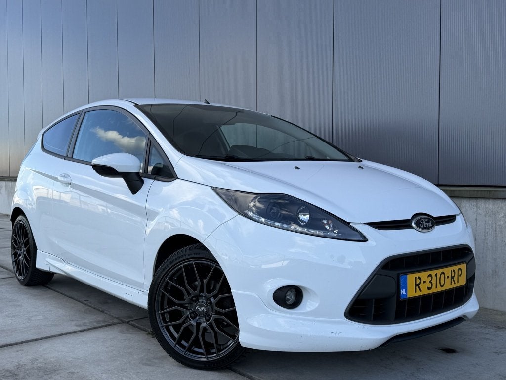 Ford Fiesta 1.25 82PK / RS Edit / Kuipstoelen / Apple CarPla, Auto's, Voorwielaandrijving, 4 cilinders, 82 pk, Wit