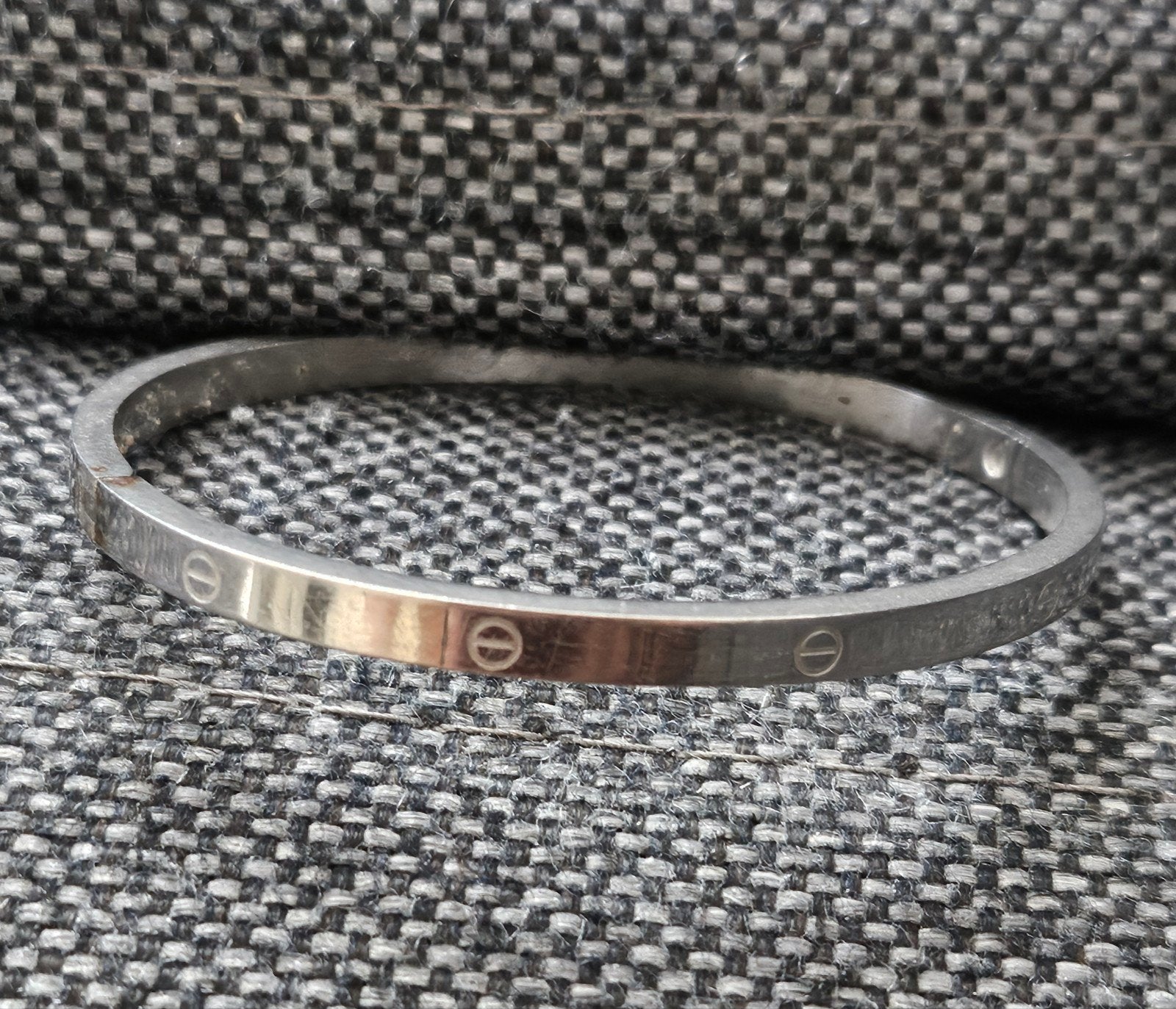 Cartier Love Armband Zilverkleurig - Gebruikt, Ophalen of Verzenden, Gebruikt, Zilver, Overige materialen
