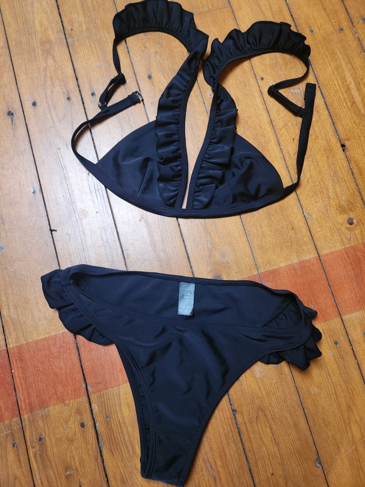 NA-KD bikini broekje maat S en topje maat XS, Kleding | Dames, NA-KD, Zwart, Ophalen of Verzenden, Zo goed als nieuw