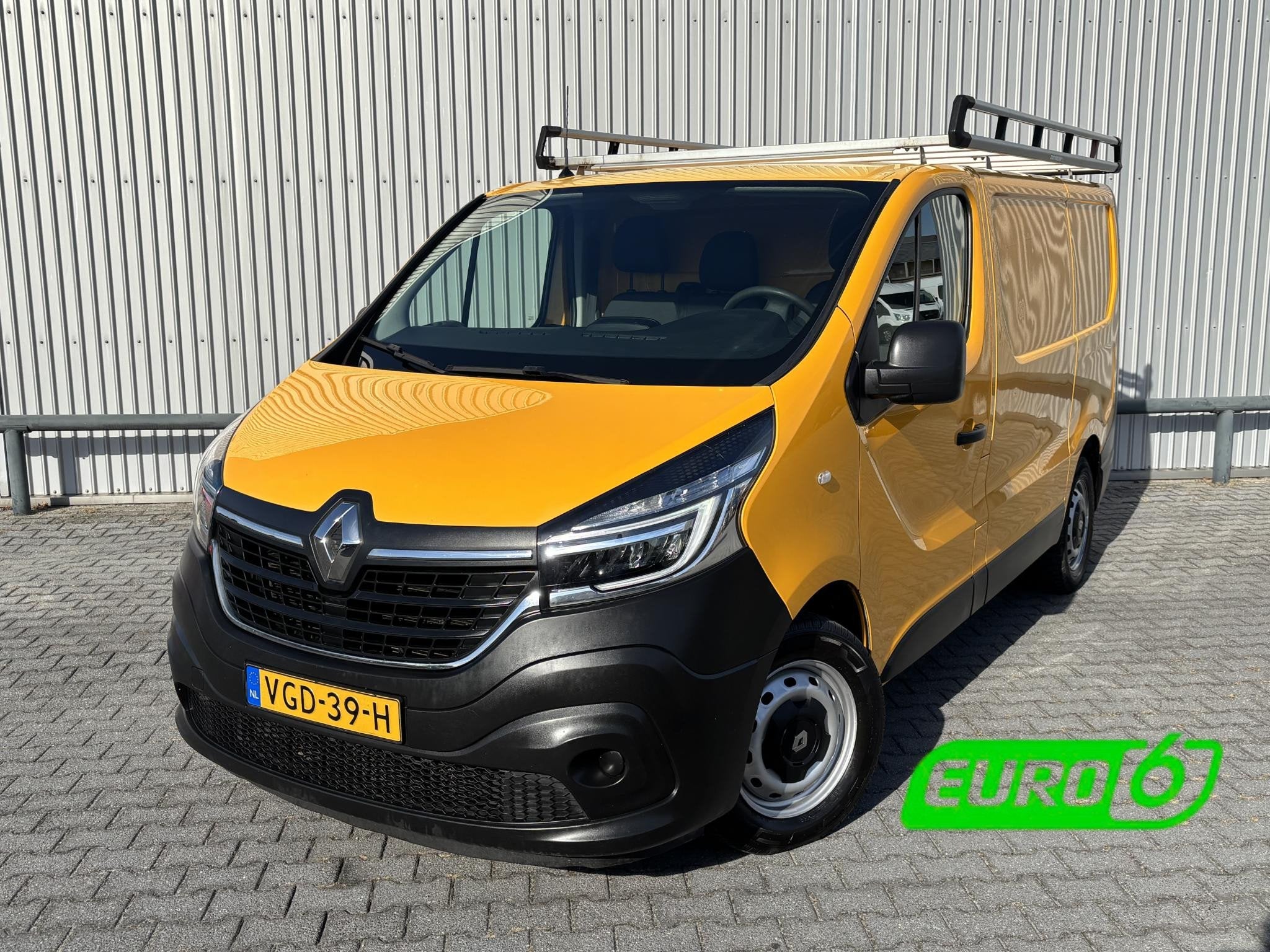 Renault Trafic 2.0 dCi 120 T27 L1H1Comfort*3PERS.*HAAK*CRUIS, Voorwielaandrijving, Gebruikt, 4 cilinders, 2000 kg